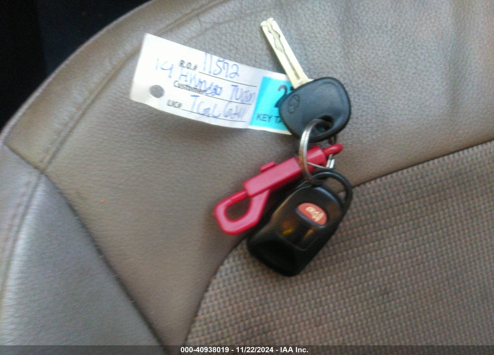 2014 HYUNDAI TUCSON SE VIN: KM8JU3AG5EU888827