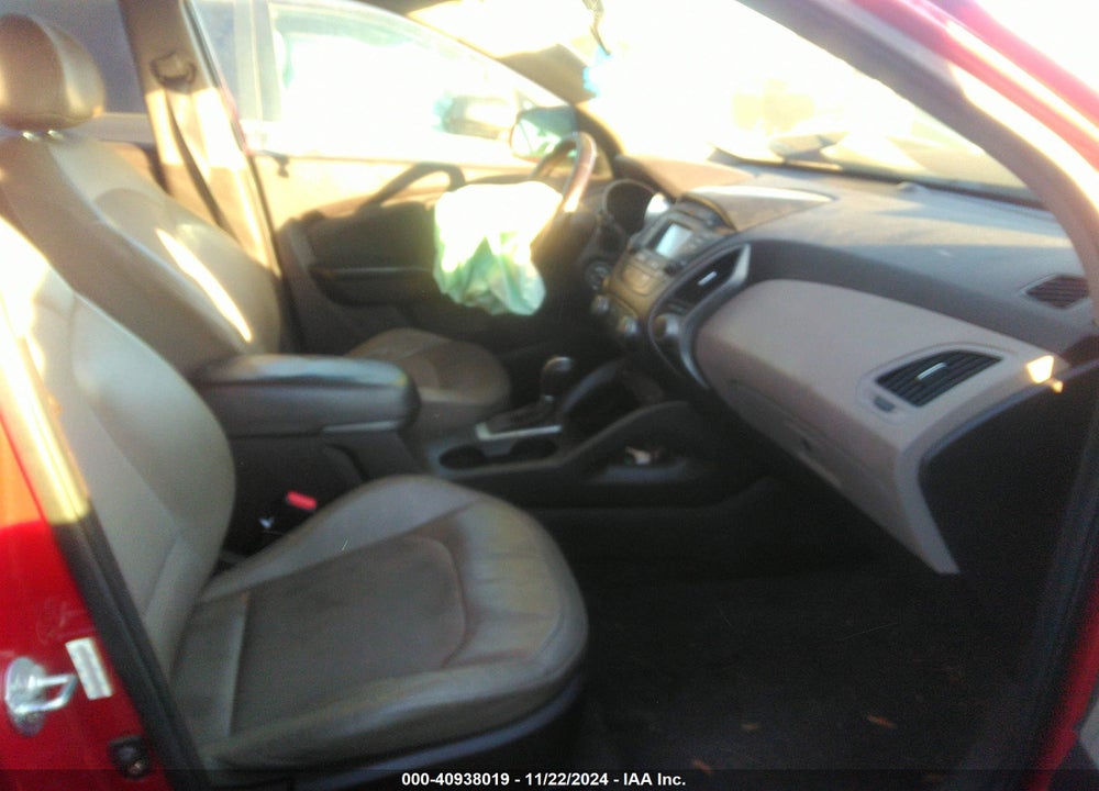 2014 HYUNDAI TUCSON SE VIN: KM8JU3AG5EU888827