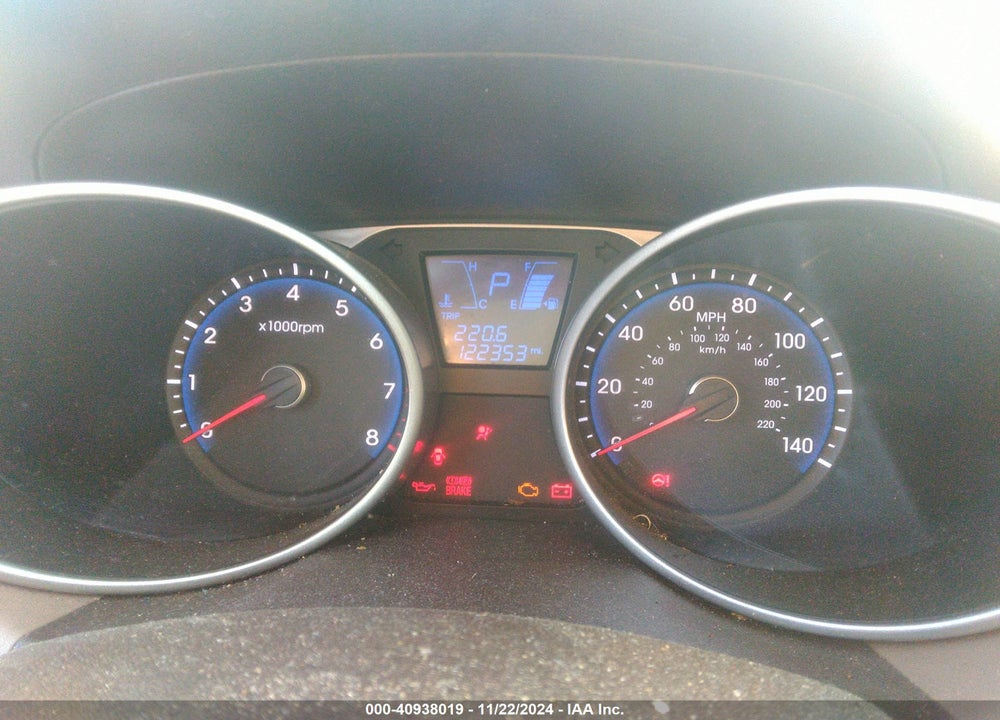 2014 HYUNDAI TUCSON SE VIN: KM8JU3AG5EU888827