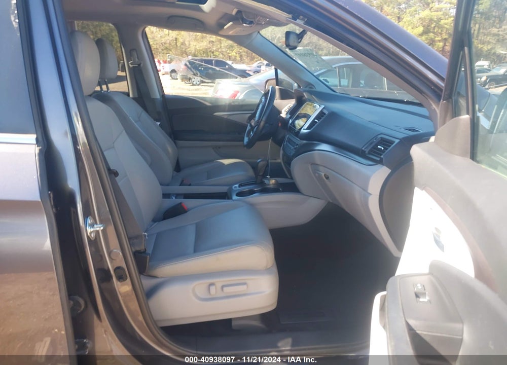 2017 HONDA PILOT EX-L VIN: 5FNYF5H76HB038135