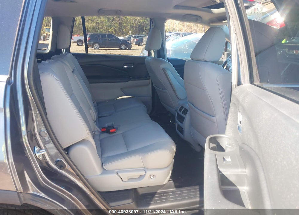 2017 HONDA PILOT EX-L VIN: 5FNYF5H76HB038135