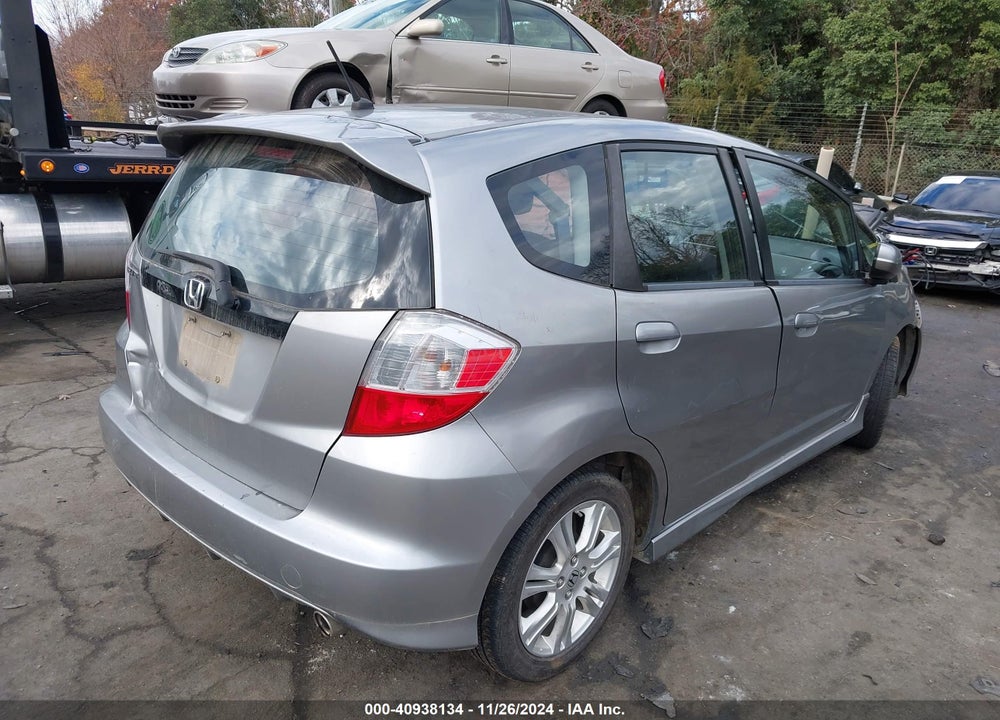 2010 HONDA FIT SPORT VIN: JHMGE8H49AC035639