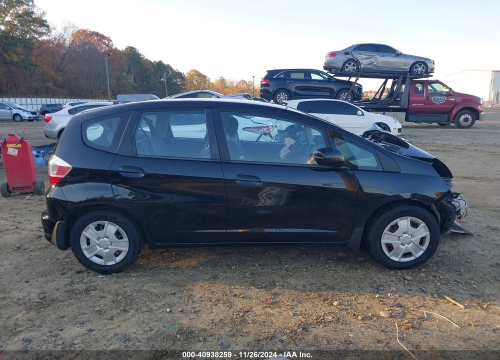 2013 HONDA FIT VIN: JHMGE8H31DC072406
