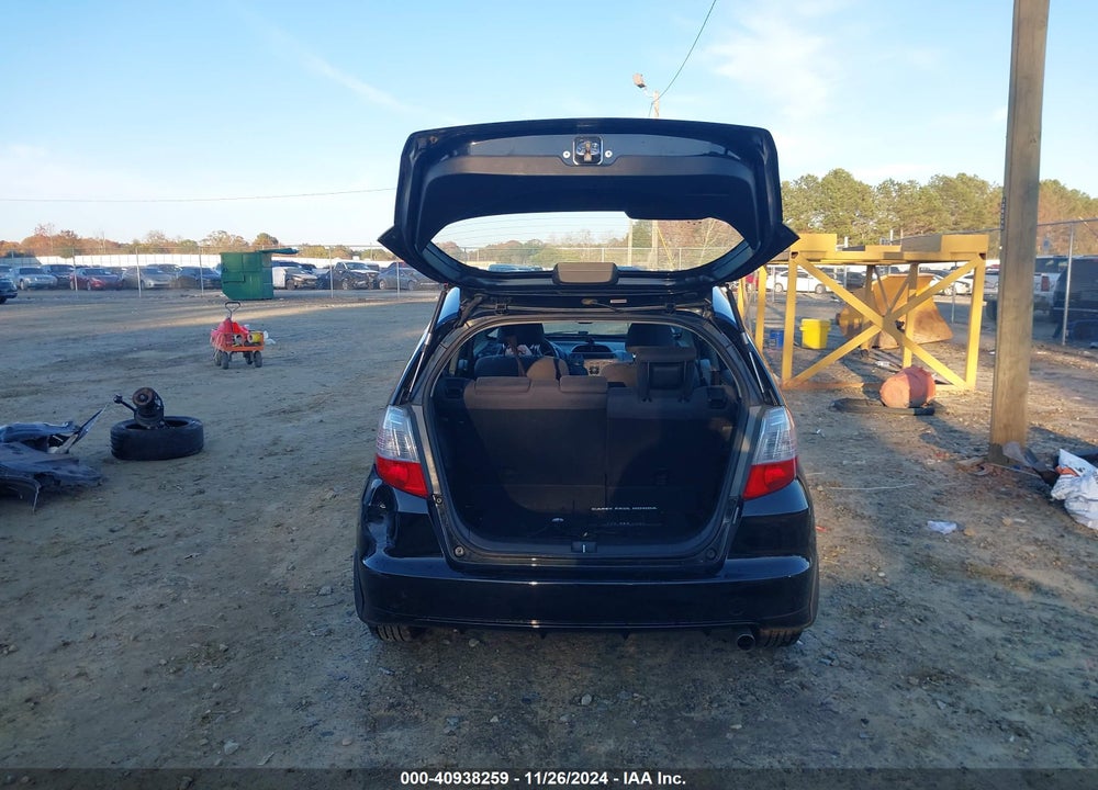 2013 HONDA FIT VIN: JHMGE8H31DC072406