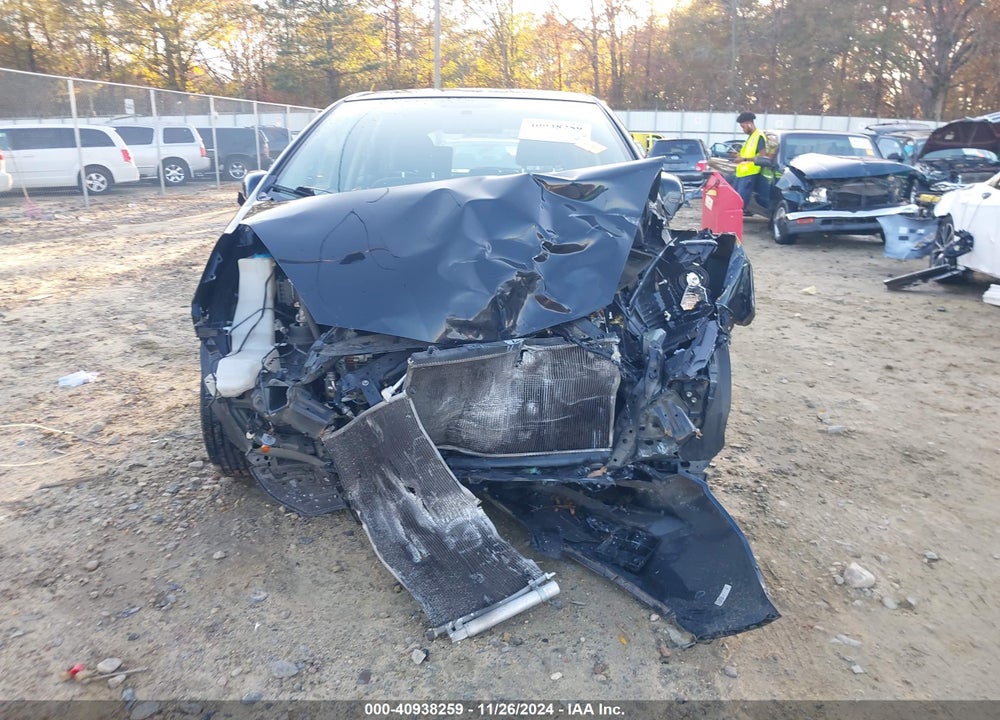 2013 HONDA FIT VIN: JHMGE8H31DC072406