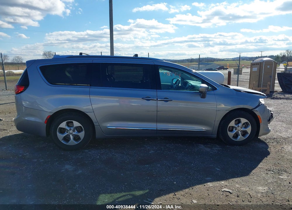 2017 CHRYSLER PACIFICA TOURING L PLUS VIN: 2C4RC1EG2HR564809