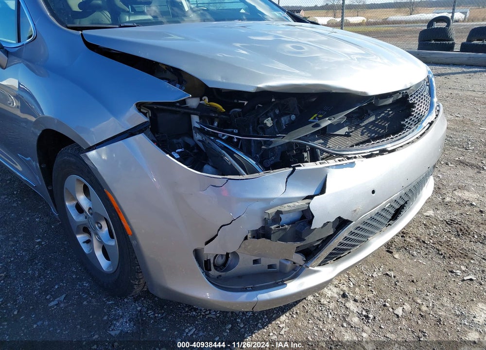 2017 CHRYSLER PACIFICA TOURING L PLUS VIN: 2C4RC1EG2HR564809