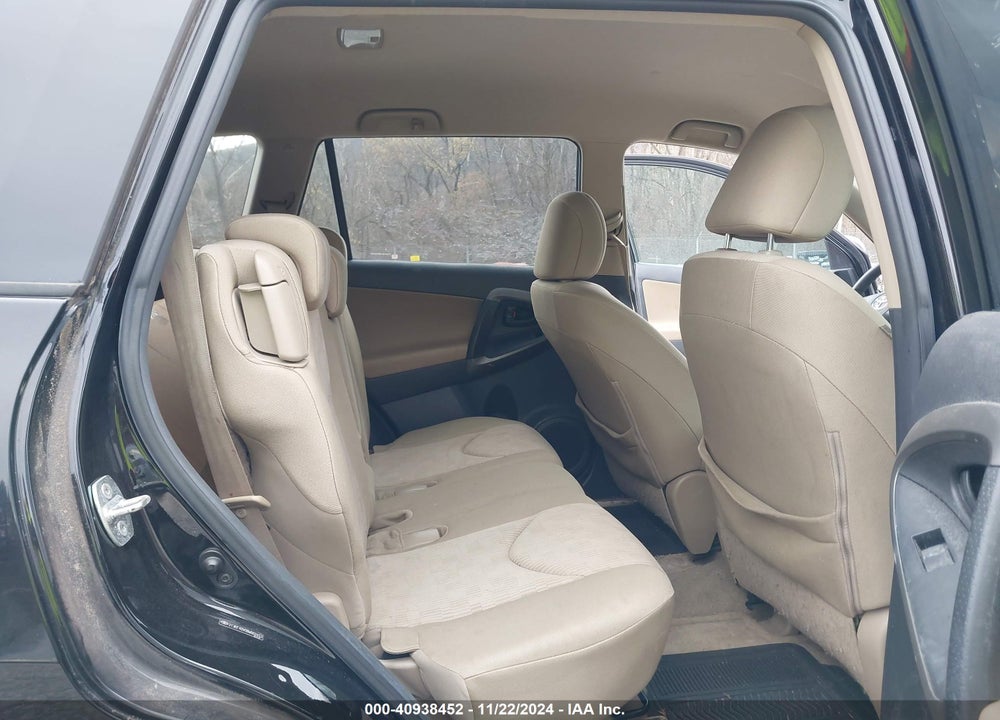 2011 TOYOTA RAV4 VIN: 2T3KF4DV0BW062453