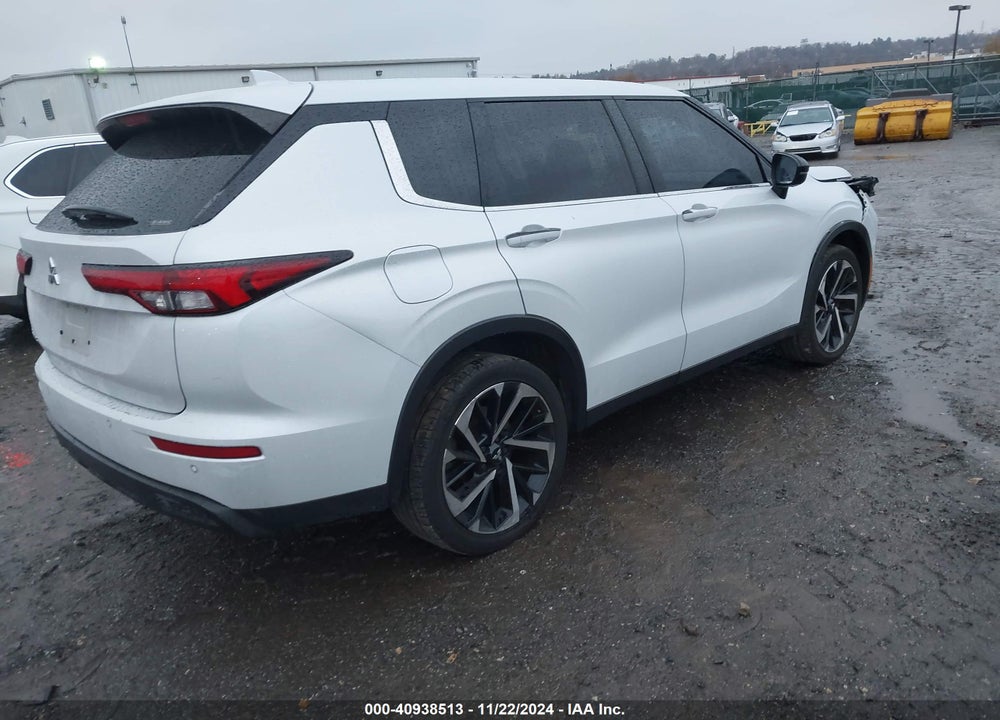 2022 MITSUBISHI OUTLANDER ES 2.5 VIN: JA4J4TA83NZ007701