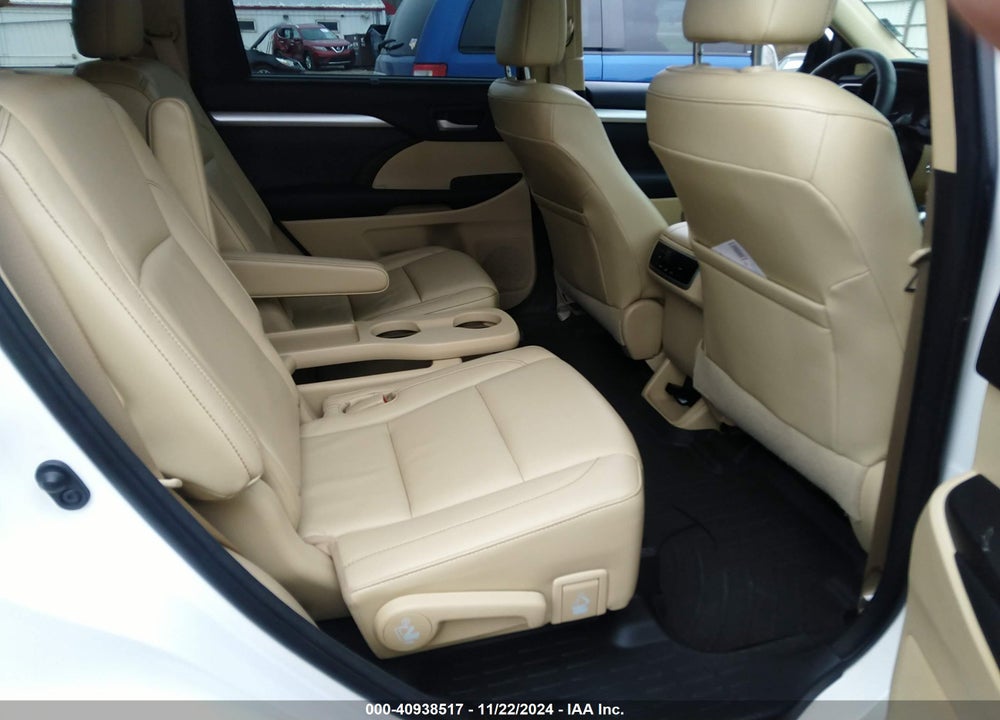2015 TOYOTA HIGHLANDER XLE V6 VIN: 5TDJKRFH0FS084519