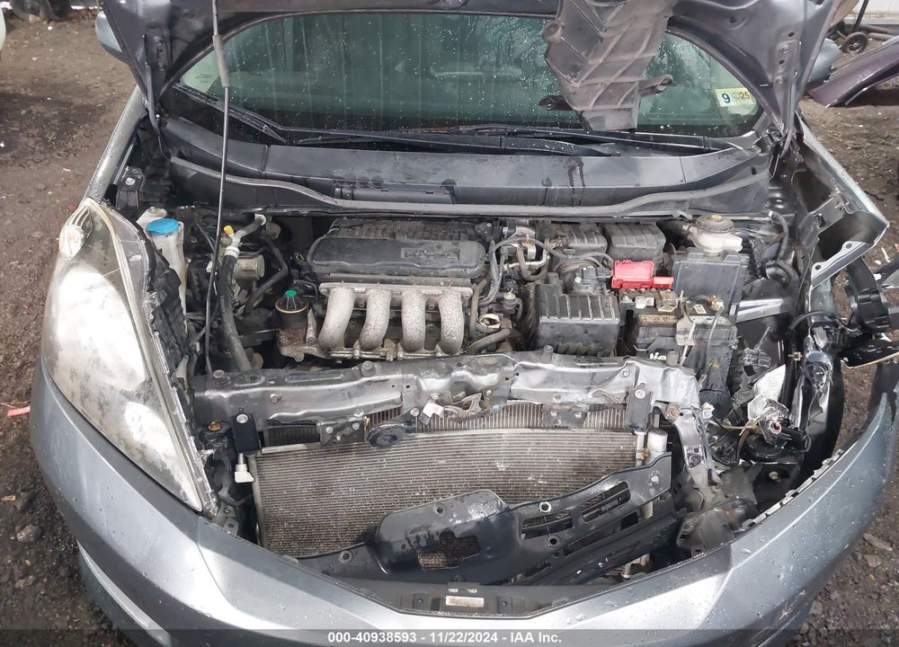 2013 HONDA FIT SPORT VIN: JHMGE8H55DC004403