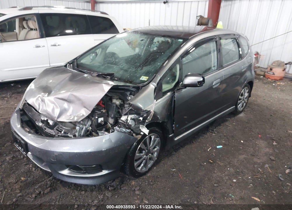 2013 HONDA FIT SPORT VIN: JHMGE8H55DC004403