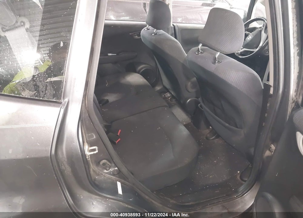 2013 HONDA FIT SPORT VIN: JHMGE8H55DC004403