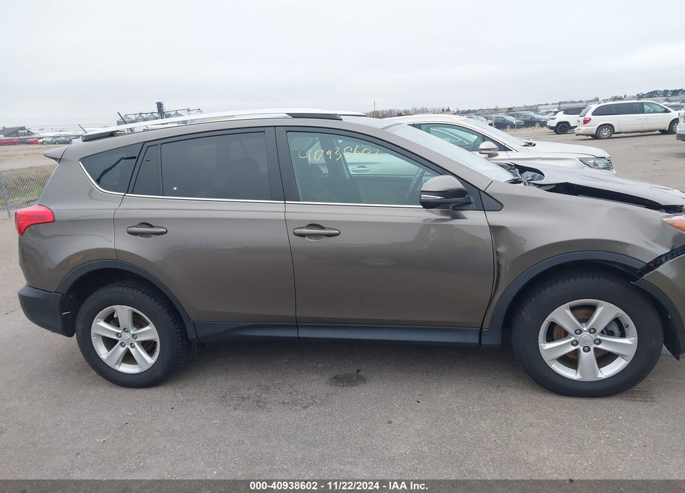 2014 TOYOTA RAV4 XLE VIN: 2T3RFREV8EW203655