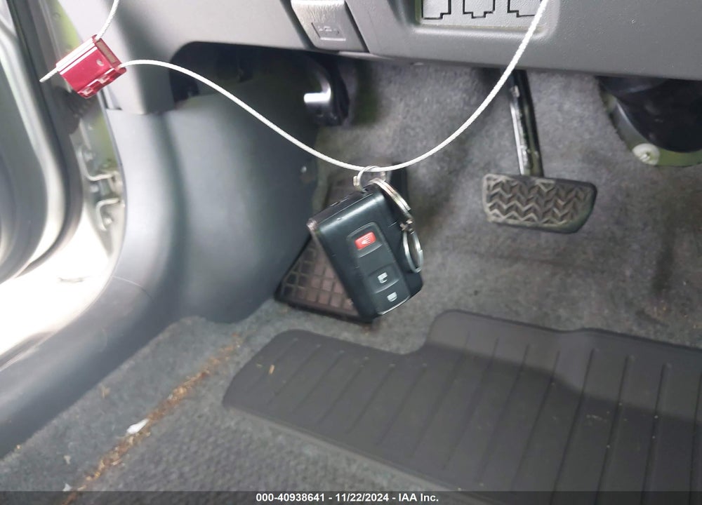 2005 TOYOTA PRIUS VIN: JTDKB20U657031611