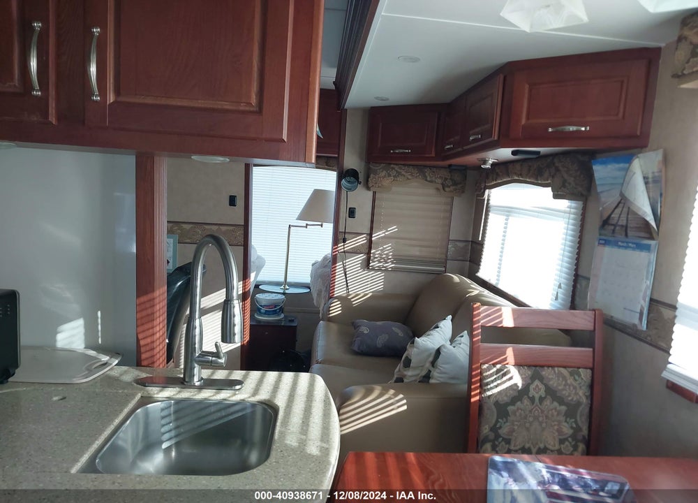 2011 CARRIAGE OTHER VIN: 16F62E4R9B1A11847