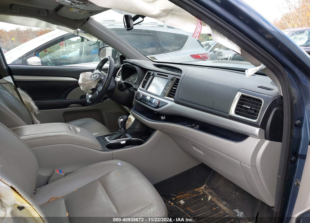 2016 TOYOTA HIGHLANDER XLE V6 VIN: 5TDJKRFH7GS293144