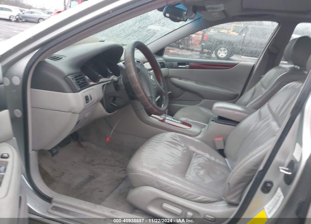 2002 LEXUS ES 300 VIN: JTHBF30G420039553
