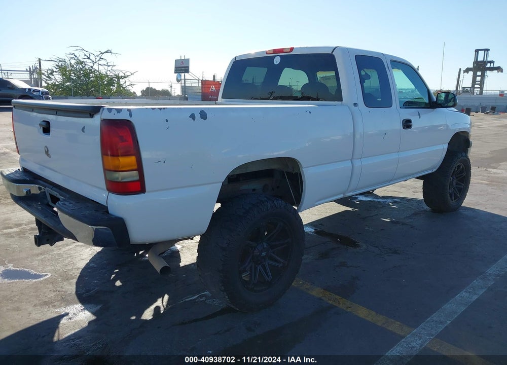 1999 CHEVROLET SILVERADO 1500 LS VIN: 2GCEC19T5X1157070