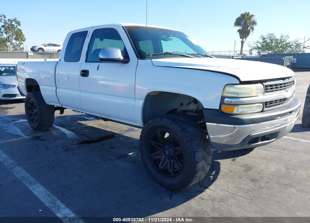 1999 CHEVROLET SILVERADO 1500 LS VIN: 2GCEC19T5X1157070