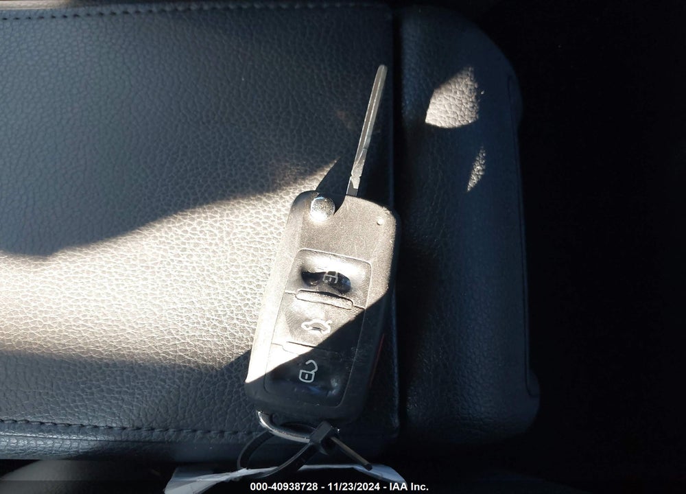 2014 VOLKSWAGEN JETTA 1.8T SE VIN: 3VWD17AJ1EM402951
