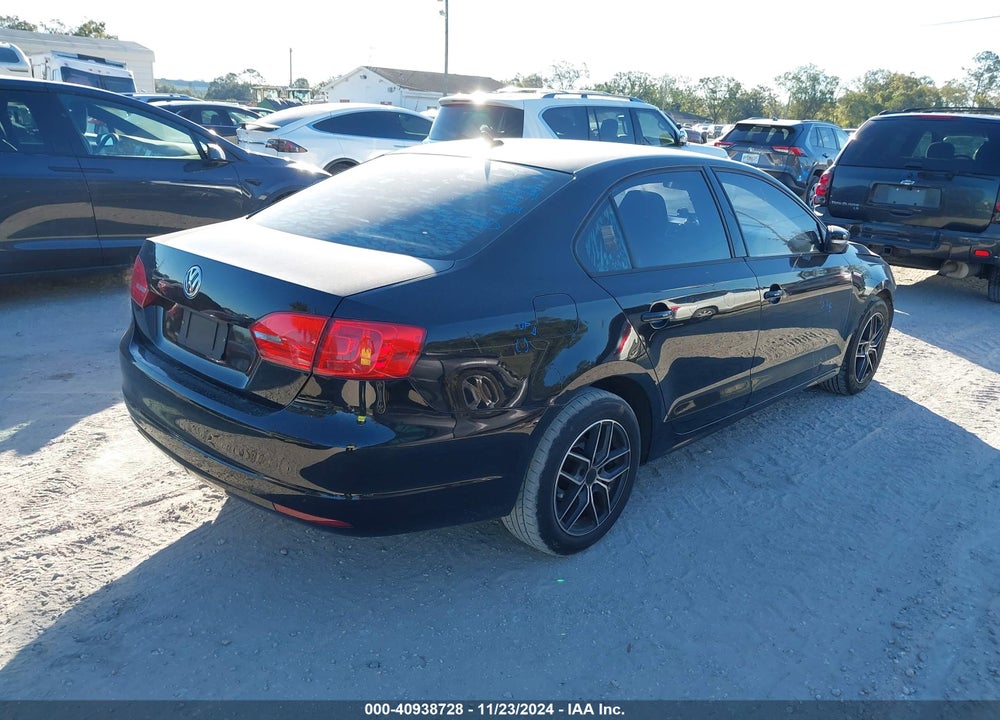 2014 VOLKSWAGEN JETTA 1.8T SE VIN: 3VWD17AJ1EM402951