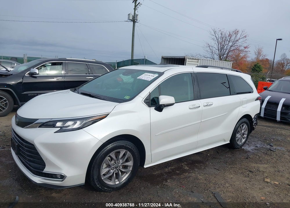 2022 TOYOTA SIENNA XLE VIN: 5TDYSKFC0NS049181