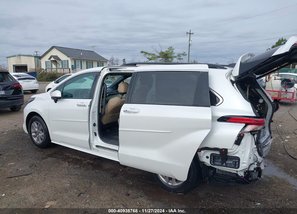 2022 TOYOTA SIENNA XLE VIN: 5TDYSKFC0NS049181