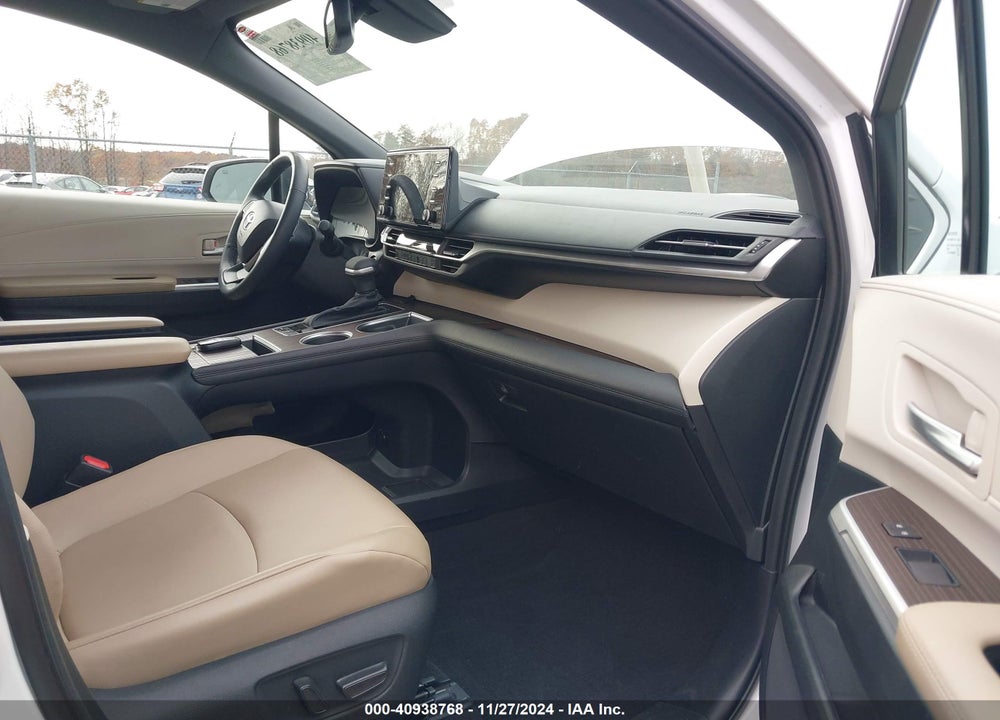 2022 TOYOTA SIENNA XLE VIN: 5TDYSKFC0NS049181