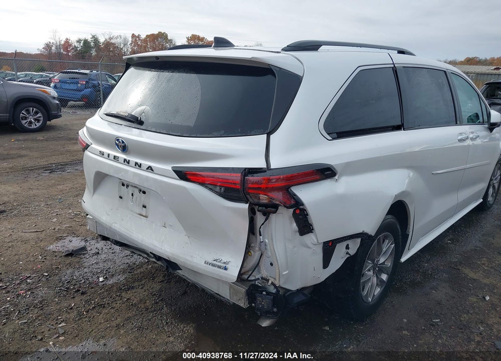 2022 TOYOTA SIENNA XLE VIN: 5TDYSKFC0NS049181