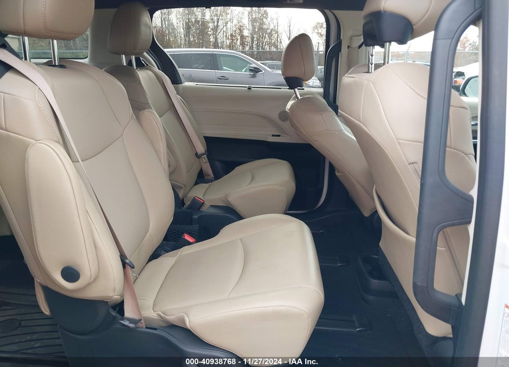 2022 TOYOTA SIENNA XLE VIN: 5TDYSKFC0NS049181
