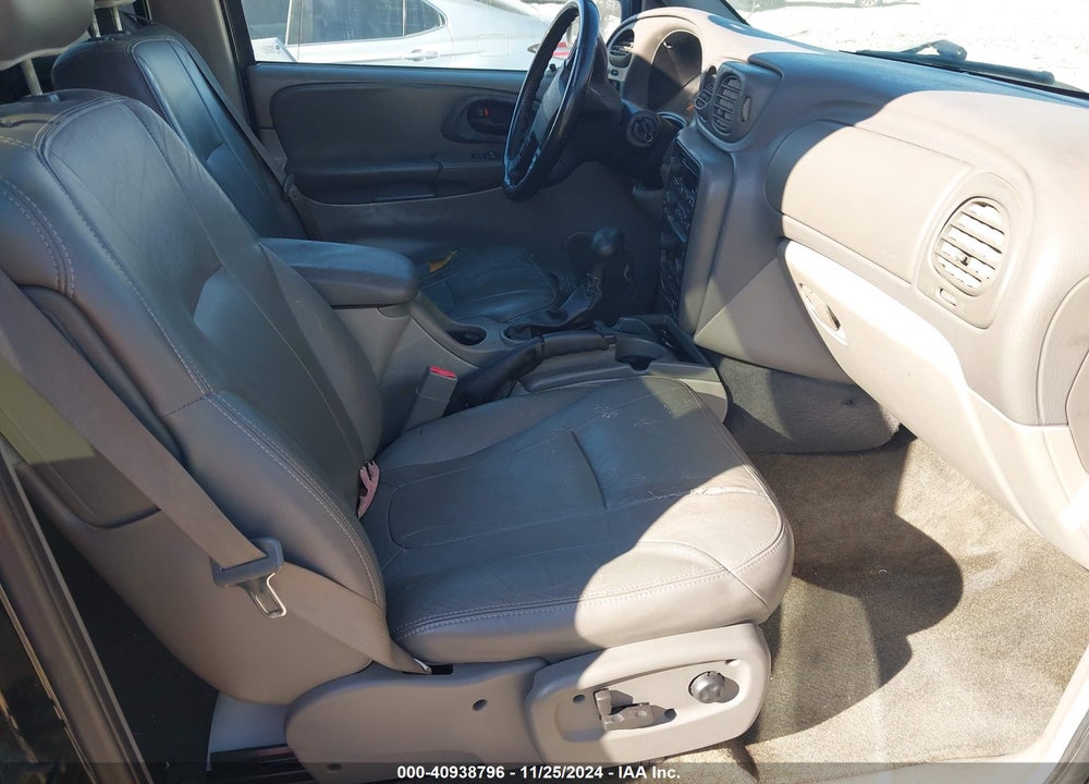 2002 CHEVROLET TRAILBLAZER LT VIN: 1GNDS13S922510215