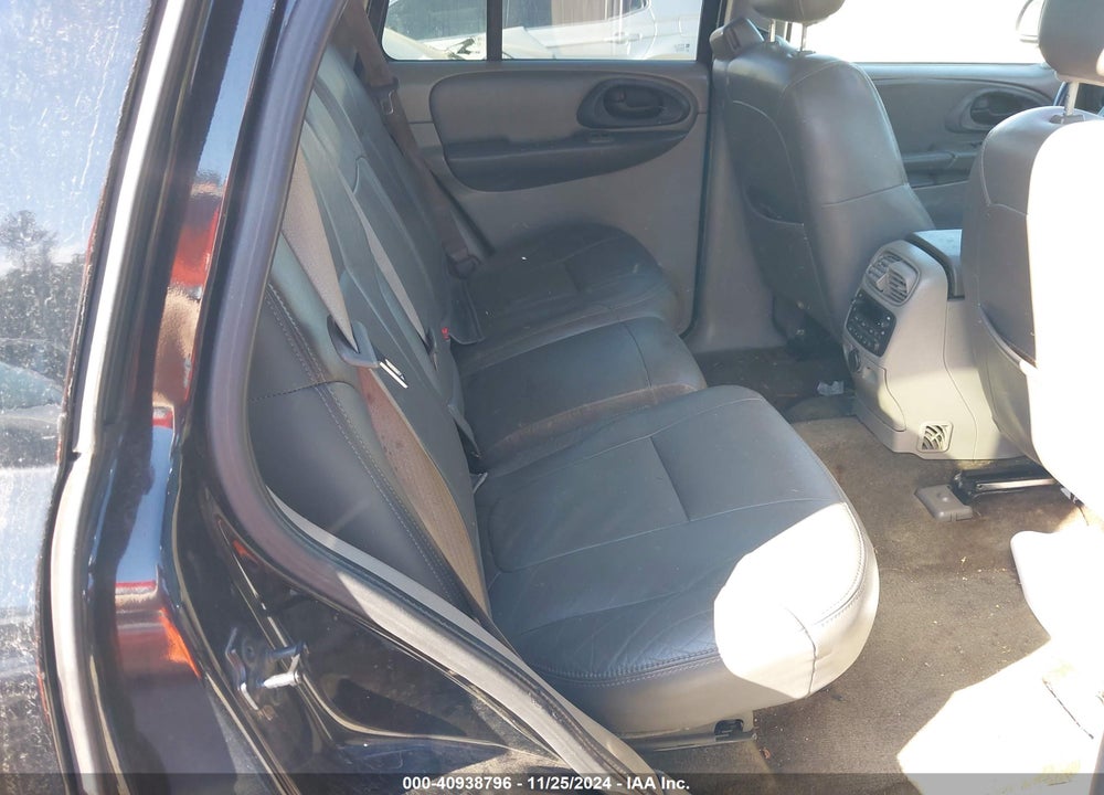 2002 CHEVROLET TRAILBLAZER LT VIN: 1GNDS13S922510215