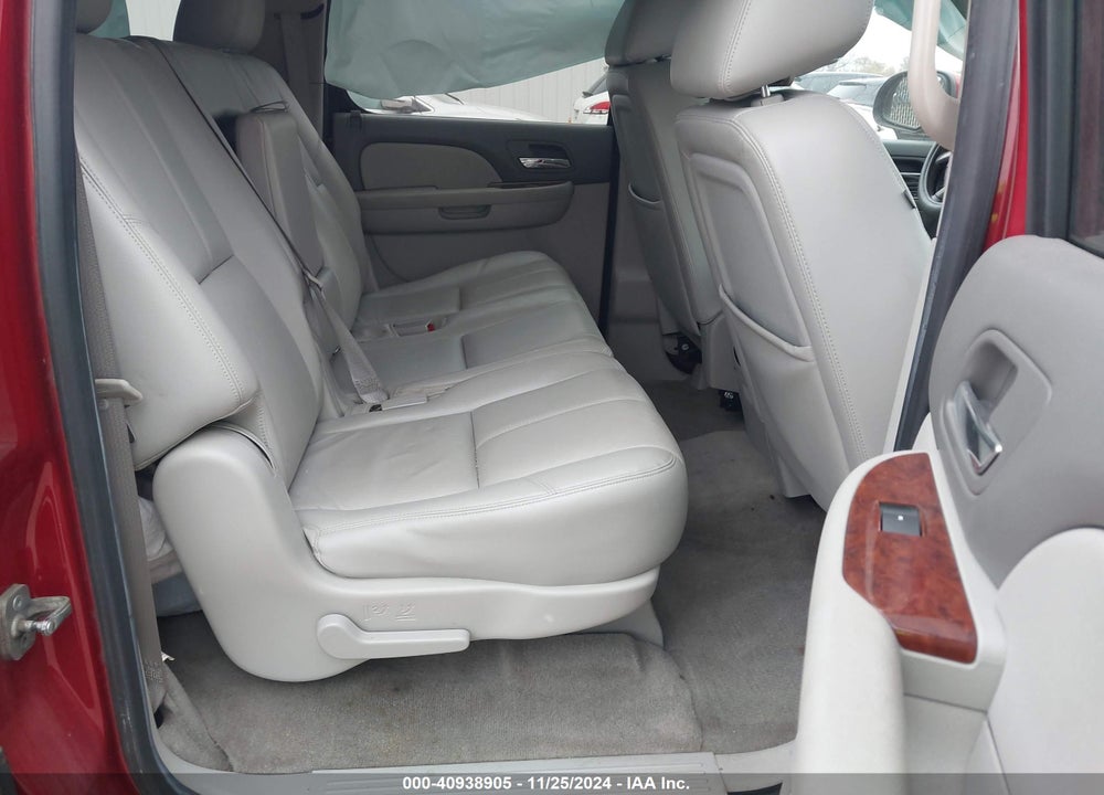 2013 CHEVROLET SUBURBAN 1500 LT VIN: 1GNSKJE73DR337611