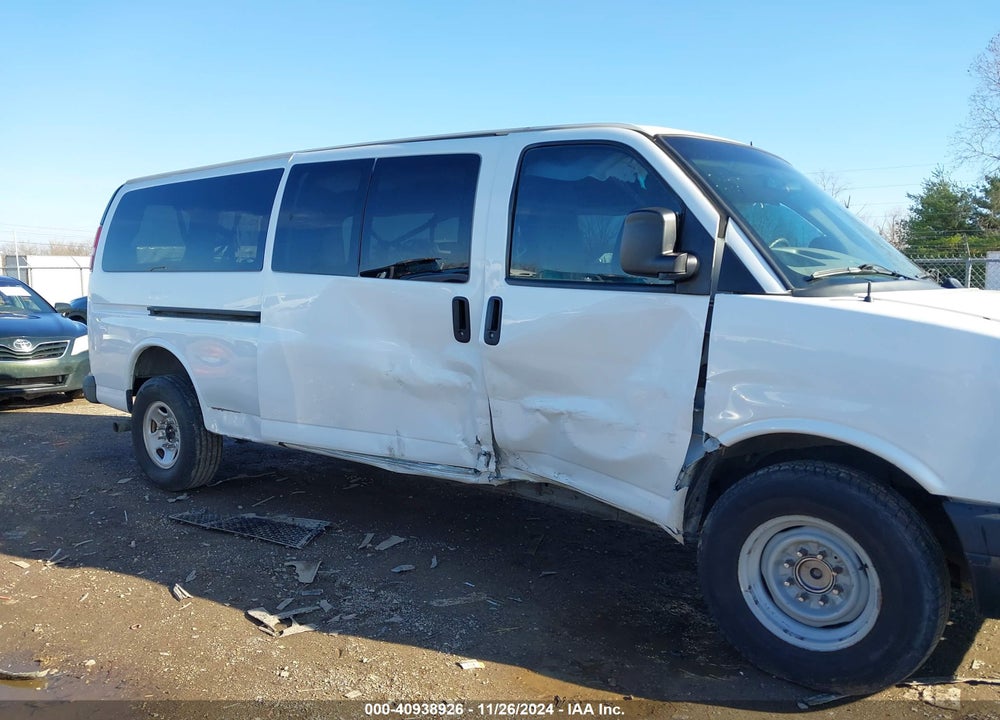 2015 CHEVROLET EXPRESS 3500 LT VIN: 1GAZG1FF1F1224572