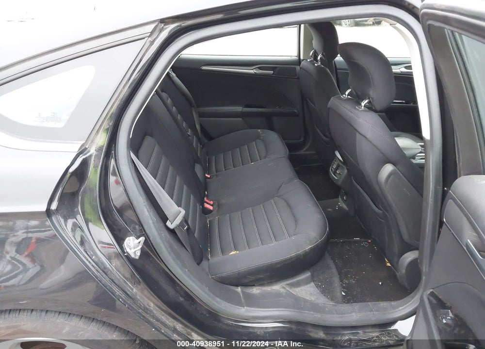 2015 FORD FUSION SE VIN: 3FA6P0H72FR145031