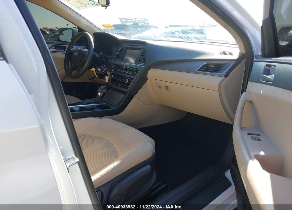 2016 HYUNDAI SONATA SE VIN: 5NPE24AF6GH421471