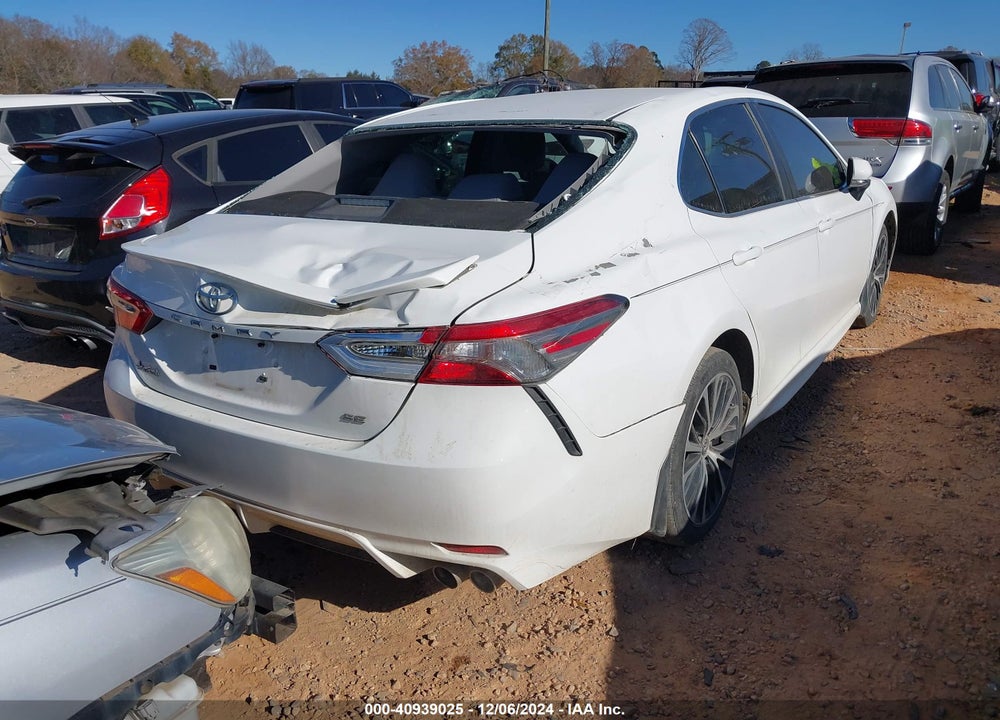 2018 TOYOTA CAMRY SE VIN: 4T1B11HK7JU620609