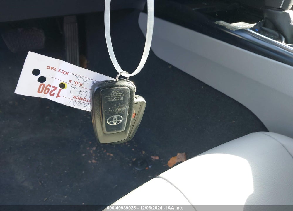 2018 TOYOTA CAMRY SE VIN: 4T1B11HK7JU620609
