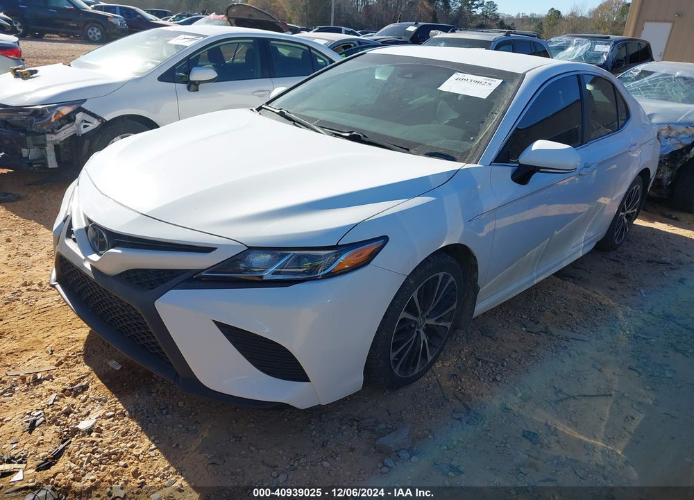 2018 TOYOTA CAMRY SE VIN: 4T1B11HK7JU620609