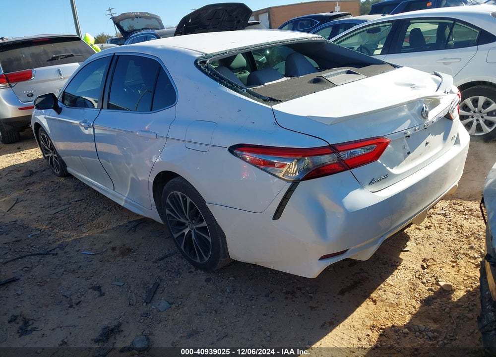 2018 TOYOTA CAMRY SE VIN: 4T1B11HK7JU620609