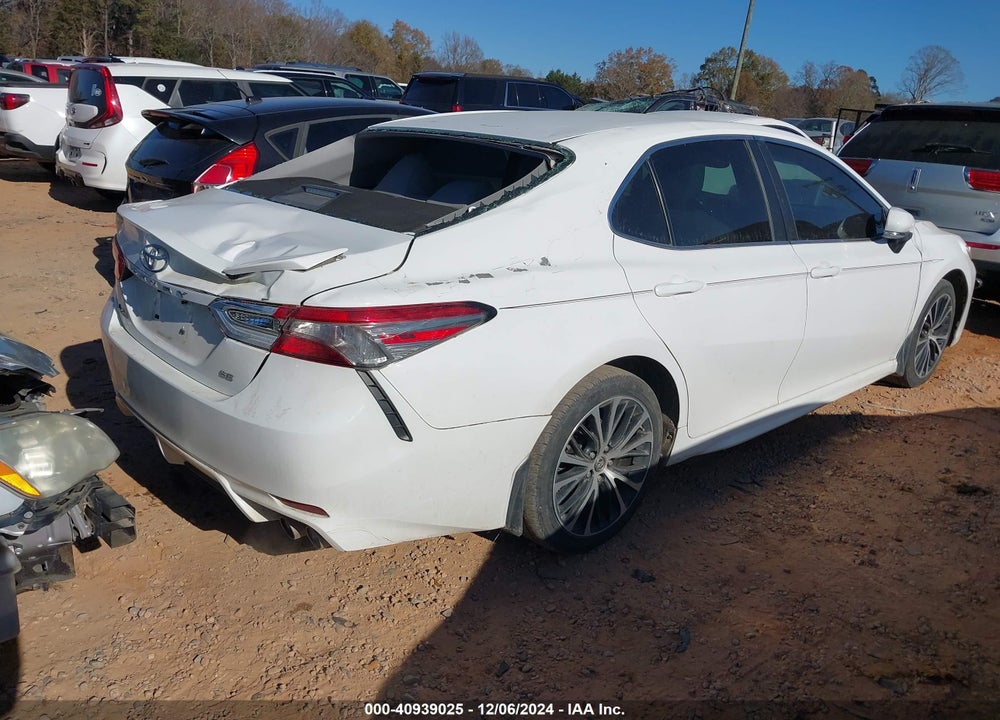 2018 TOYOTA CAMRY SE VIN: 4T1B11HK7JU620609
