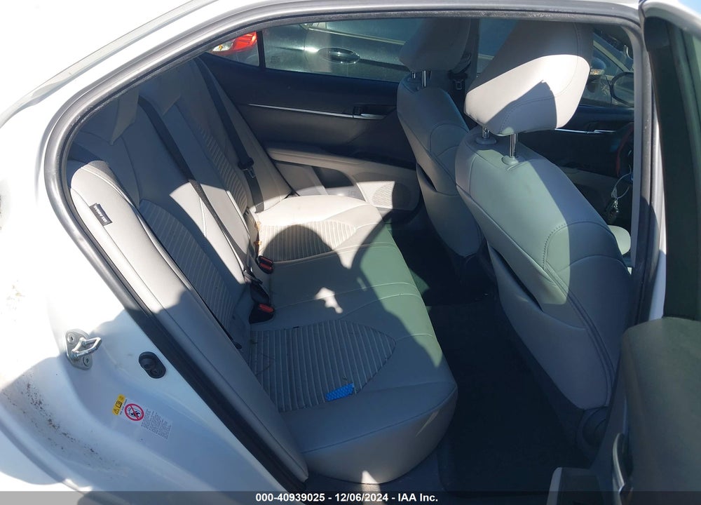 2018 TOYOTA CAMRY SE VIN: 4T1B11HK7JU620609