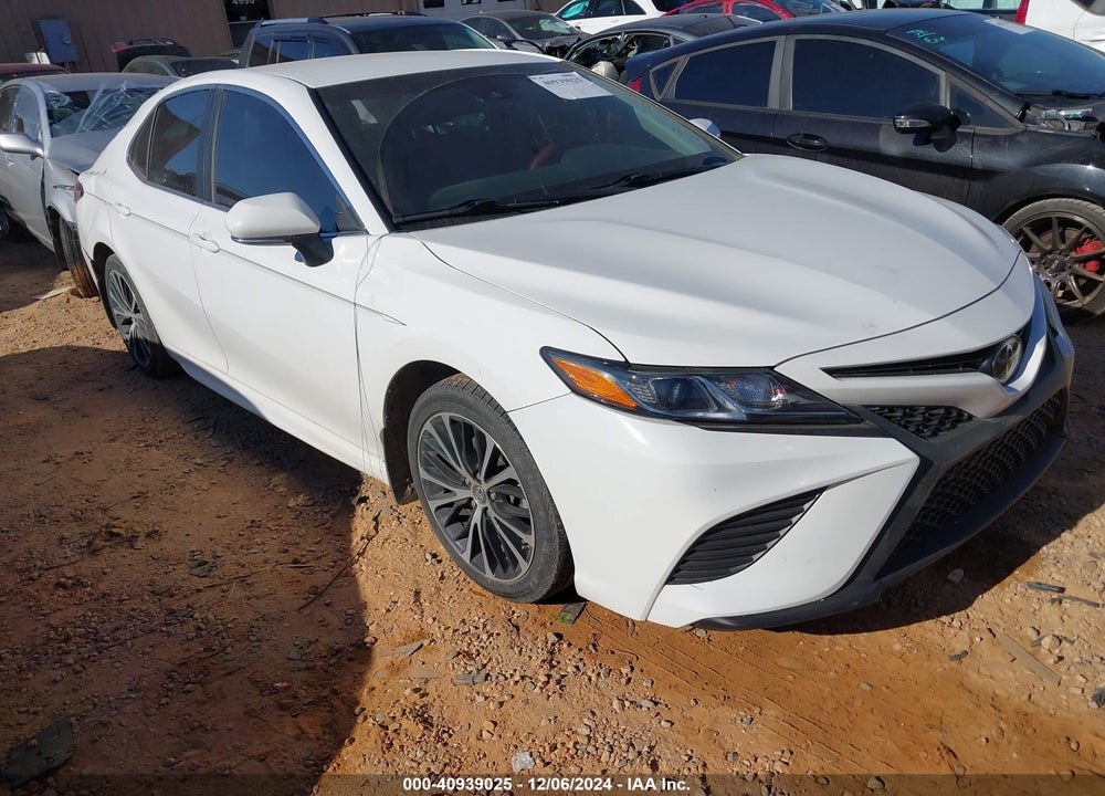 2018 TOYOTA CAMRY SE VIN: 4T1B11HK7JU620609