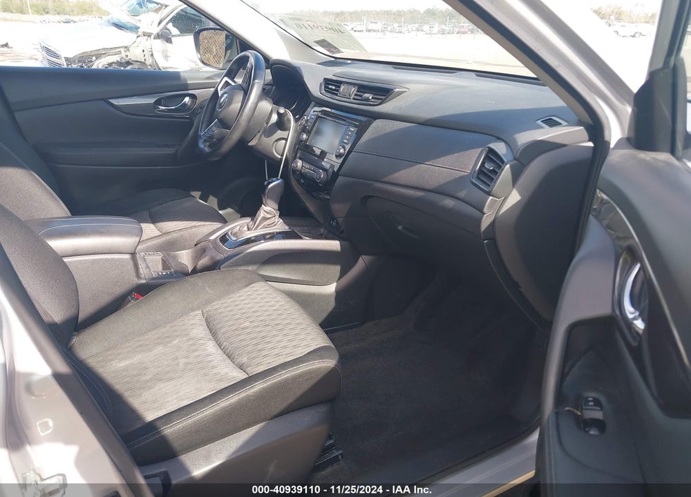 2019 NISSAN ROGUE SV VIN: JN8AT2MT8KW256161