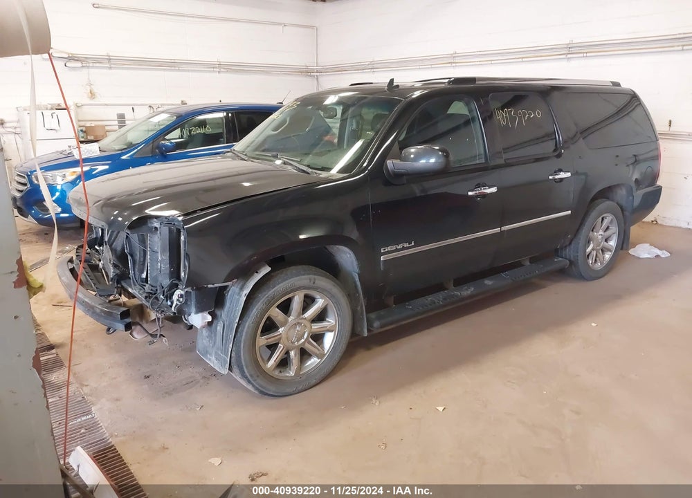 2011 GMC YUKON XL 1500 DENALI VIN: 1GKS2MEF0BR300132