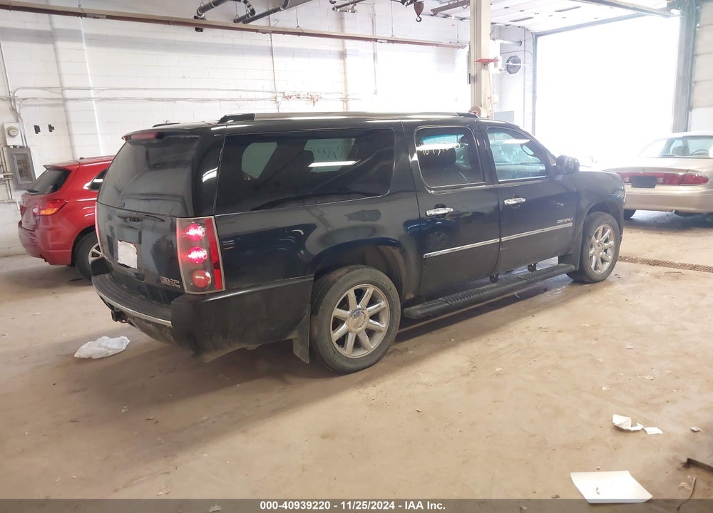 2011 GMC YUKON XL 1500 DENALI VIN: 1GKS2MEF0BR300132