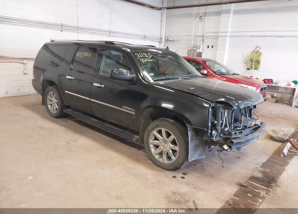2011 GMC YUKON XL 1500 DENALI VIN: 1GKS2MEF0BR300132