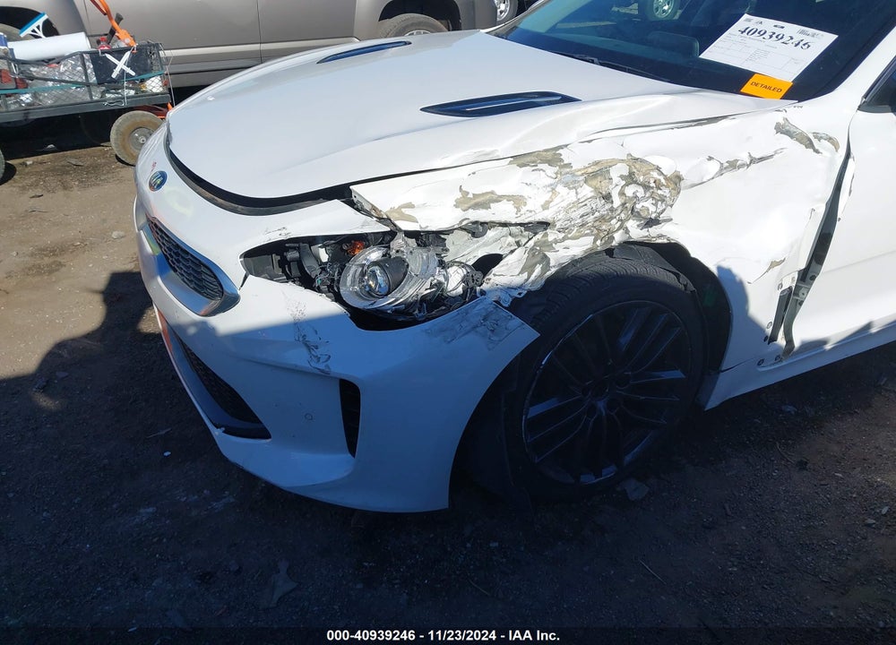 2018 KIA STINGER VIN: KNAE15LA3J6035700