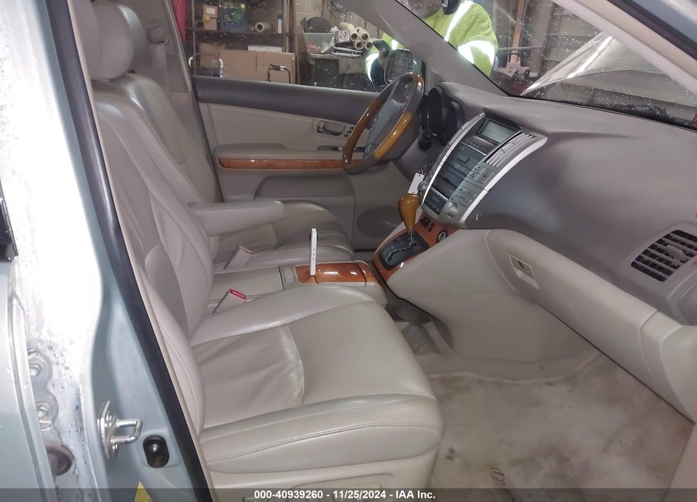 2007 LEXUS RX 350 VIN: 2T2HK31U57C010549